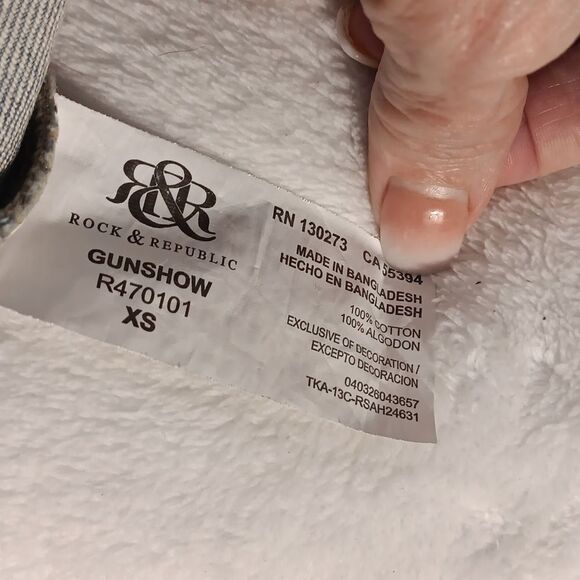 Rock & Republic "Gun Show" Studded Denim Vest - Picture 5 of 6